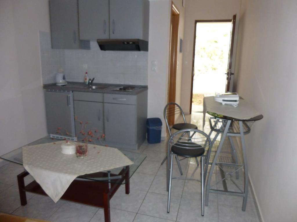 Anesis Apartments Agia Marina  Экстерьер фото